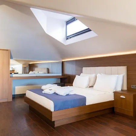 216 Bosphorus Hotel *