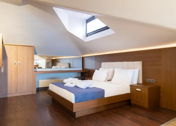 216 Bosphorus Hotel *